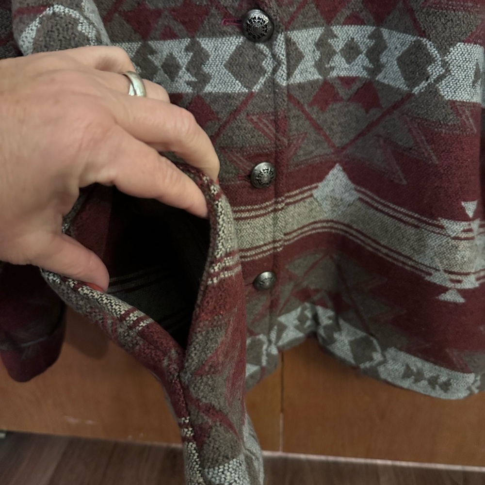 Beautiful Aztec jacket - Picture 4 of 13